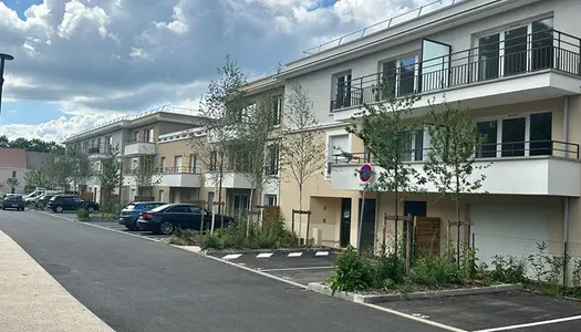 LOCATION d'un appartement de 3 pièces (68 m²) à COMBS LA VILLE 