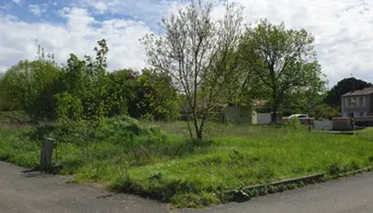 Terrain constructible 975m² cartier très calme