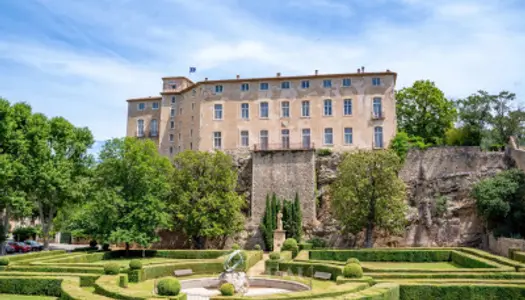 Entrecasteaux - Chateau du XIème siècle 