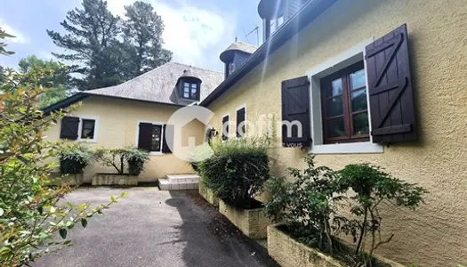 Maison d'architecte et familiale à Gan, vue Pyrénées