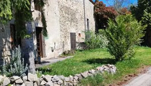 Vends maison de village, 3 chambres + dépendances, Peyrat-la-Nonière (23)