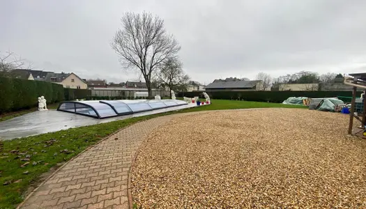 Maison de 301m2 à 1H30 de Paris, jardin avec piscine couverte