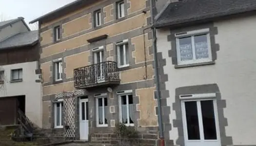 Maison 4 chambres avec dépendances sur propriété de 700m2