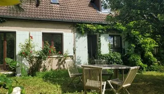 Vends maison 180m², 8 pièces, avec jardin, cheminée, garage et sous-sol 