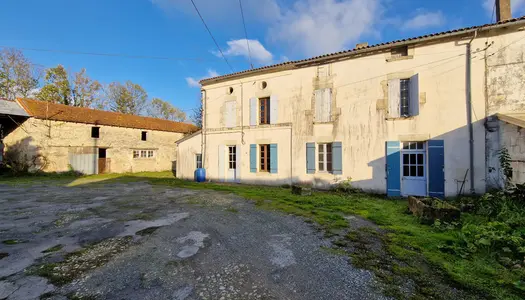 Dpt Charente Maritime (17), à vendre TONNAY CHARENTE proche maison P7 - terrain 2500 m² - 