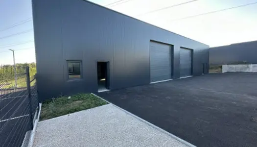 Local d'activité 122 m²