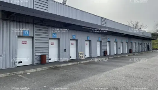 Local commercial 2411 m²