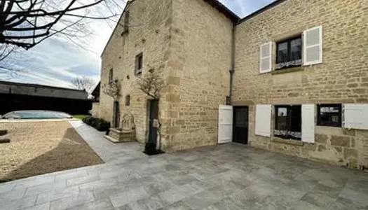 Maison 8 pièces 250 m²