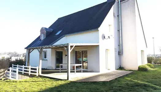 Dpt Ille et Vilaine (35), à vendre PLEUMELEUC maison avec Local Commercial 