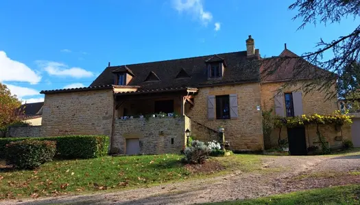 Dans Un Beau Parc De 1,4 Ha, Bel Ensemble Immobilier Avec Charmante Maison Principale En P 