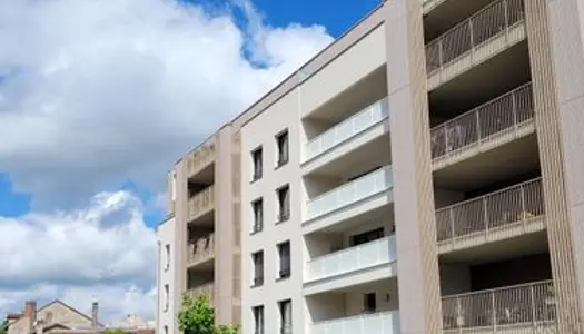 Appartement neuf T4 95 m² avec 2 terrasses et 2 garages 