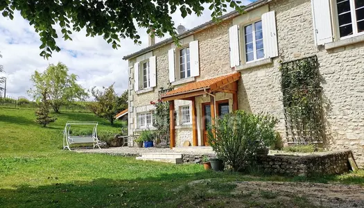 Dpt Charente (16), à vendre proche de LIGNIERES SONNEVILLE maison de campagne