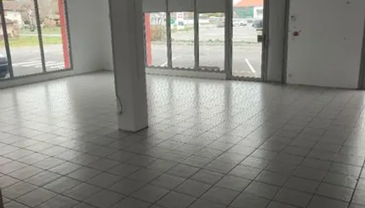 Loue local commercial 140 m2