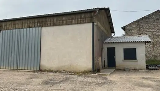 Hangar 105m2 avec bureau