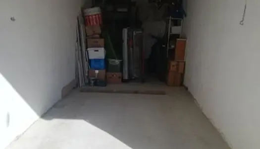 Garage / Box 18 m2 