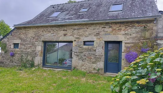 Maison à restaurer avec dépendances et hangar 