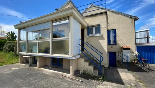 THOUARS Investisseur ou Professionnel cette annonce est pour vous !!Terrain de 1 900m2 