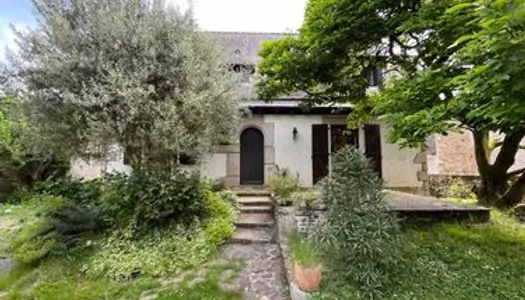 Vente maison individuelle avec garage et jardin quartier st Sulpice à Fougeres.Prix 270000 