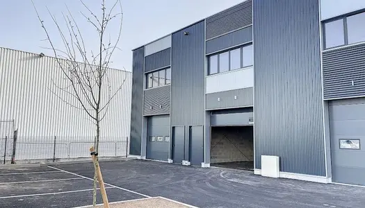 Parking/Garage/Box 111 m² 