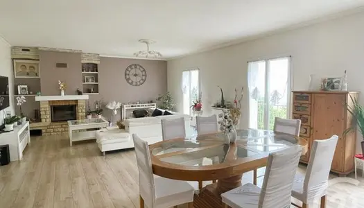 Maison 8 pièces 260 m² 