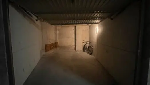 Box fermé en sous-sol 