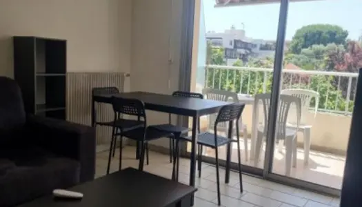 Studio 1 pièce 26 m² 