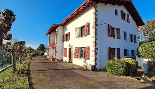 Maison 10 pièces 270 m²