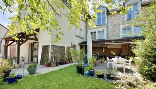 Maison 8 pièces 300 m² 