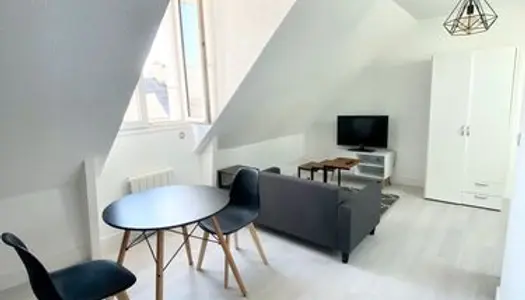 Joli studio de 30m2 - Entièrement rénové - Coeur de Merville 