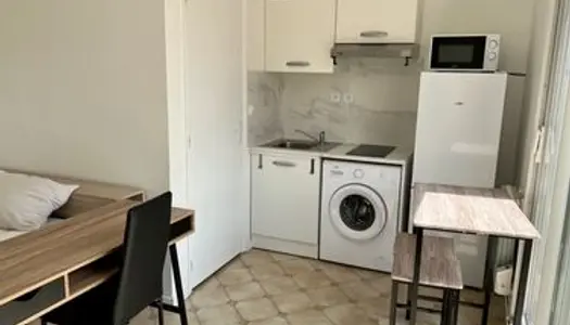 Location studio neuf meublé 20m2 avec terrasse privative à Evry - 800 euros charge compris 