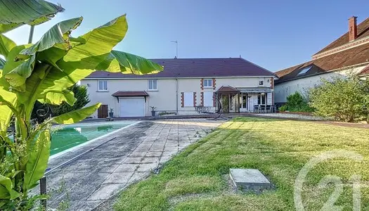 Maison 4 pièces 236 m² 