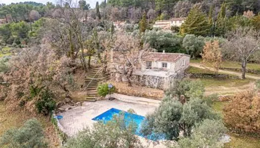 CABTON DE FAYENCE maison en pierres