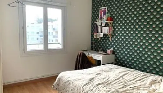 Chambre 4 pièces 77 m² 