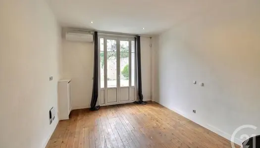 Studio 1 pièce 28 m² 