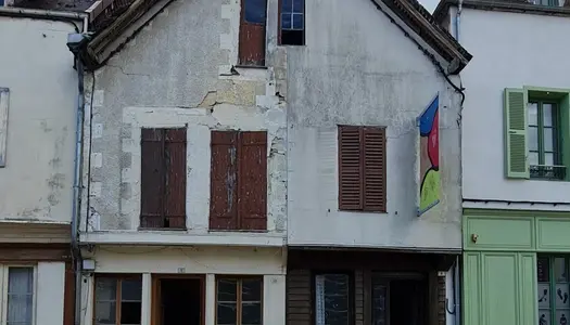 Maison ancienne à réhabiliter entièrement 