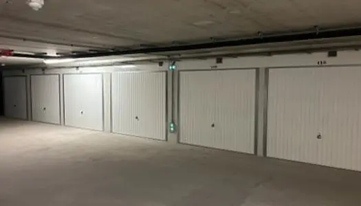 Parking - Garage Location Louvres   110€