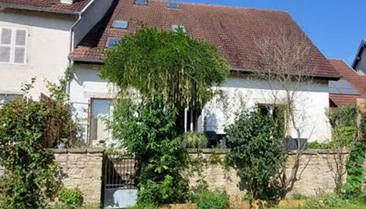 MAISON DE CARACTERE 180 M2 EN BORD DE SAONE