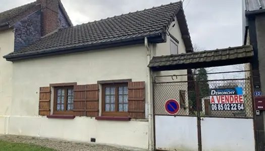 Maison située dans un village calme proche Poix-de-Picardie et Grandvilliers