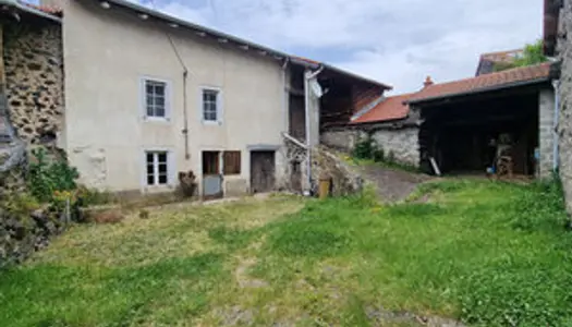 Maison de village à rénover. 