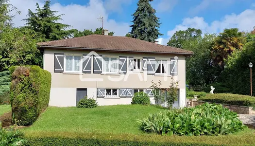 magnifique maison tres bien entretenu avec grand jardin clos 