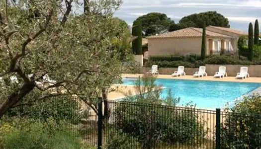 Mazet Saint Remy de Provence dans résidence avec piscine 