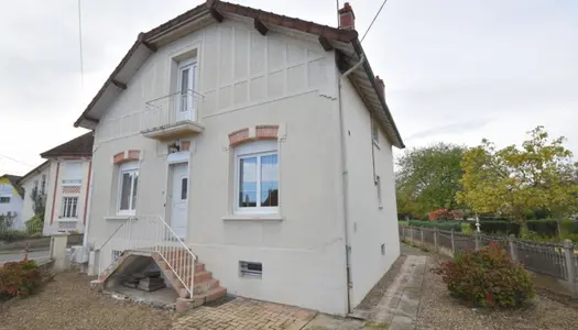 Dpt Saône et Loire (71), à vendre GUEUGNON maison P5