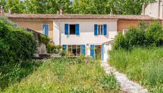 Maison de ville T6 avec jardin et garage à Pertuis 