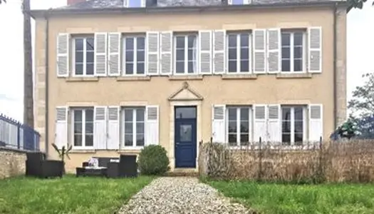 Vend superbe maison de Maître rénovée, 10 pièces, proche Bourges, Tronçais, Avord, 2h30 Paris - 