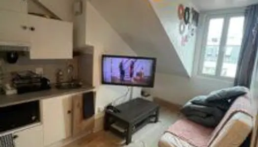 Studio 1 pièce 12 m² 