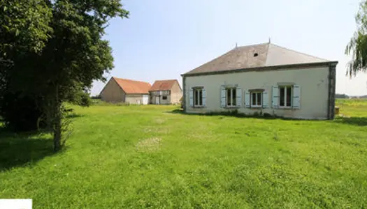 À vendre à Saint-Maurice-Sur-Aveyron : maison 5 pièces 