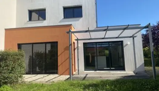 Propriété 6 pièces 121 m² 