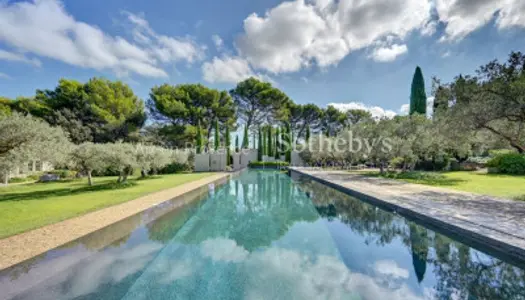 Maison - Villa Location Saint-Rémy-de-Provence 10p 300m² 10000€