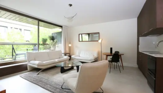 Location meublée - Avenue d'Iena - Paris 16 - 60 m2 - 1 chambre 