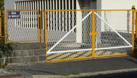 Loue place de parking residence fermée portails et porte automatiques 